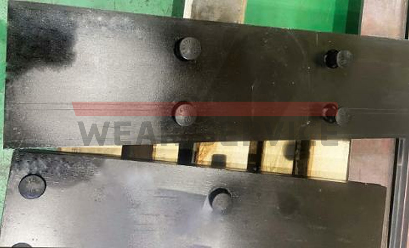 Центральный нож на погрузчик SEM 660